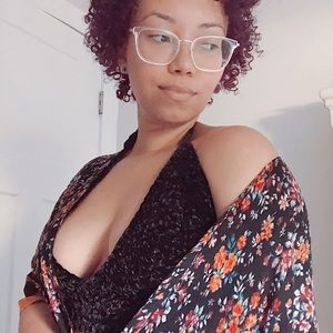 Meet your Posher, Myriam